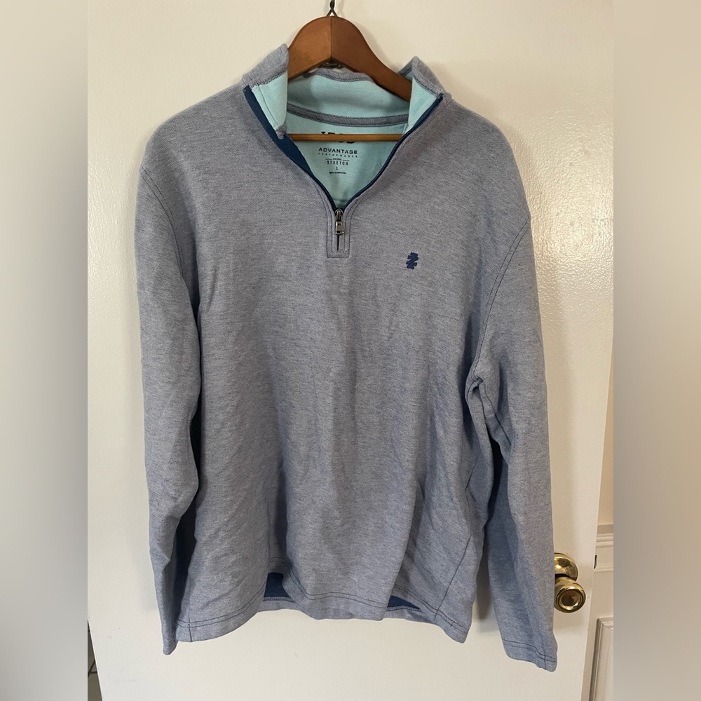 Men’s Izod long sleeve pullover Good conditioner
